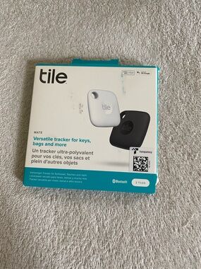 Tile Bluetooth Tracker - White & Black (2 Pack)